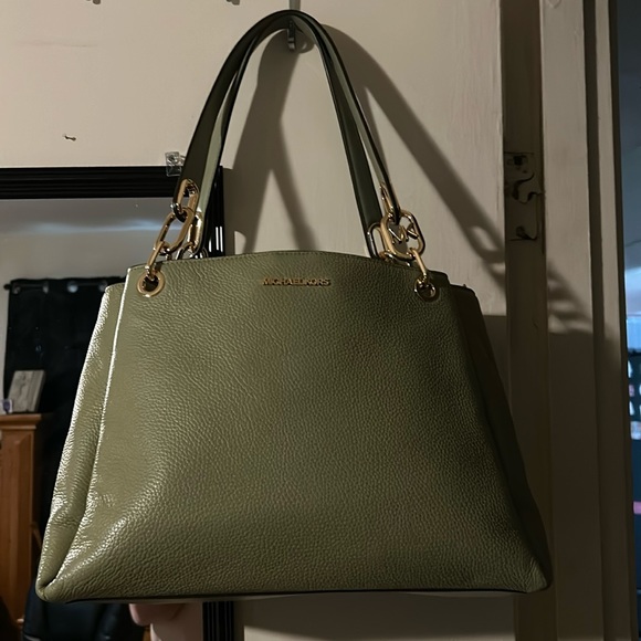 Michael Kors Trisha Large Pebbled Leather Shoulder Bag - Picture 8 of 12